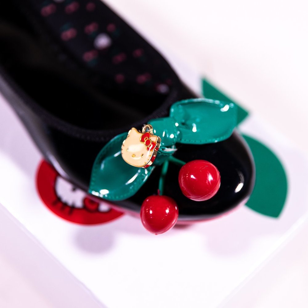 Hello Kitty Cherry Flats - Black